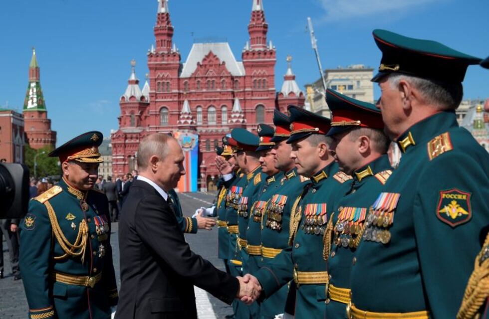 Rusia mostró su arsenal militar en el gigantesco desfile de la Victoria en la Plaza Roja