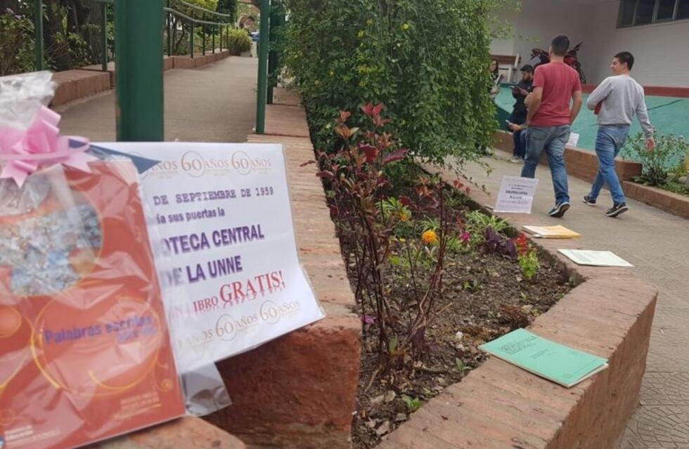 La Biblioteca Central de la UNNE regala libros para celebrar sus 60 años