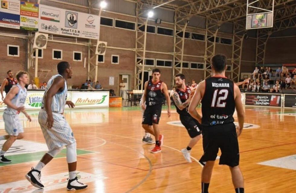 Tiro Federal perdió ante Oberá por la Liga Argentina de Básquet