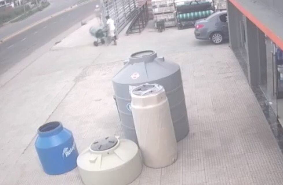 Robó una hormigonera, lo descubrieron y en la huida la abandonó en la calle