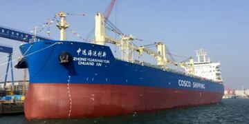 Barco Chino en Puerto de Ingeniero White