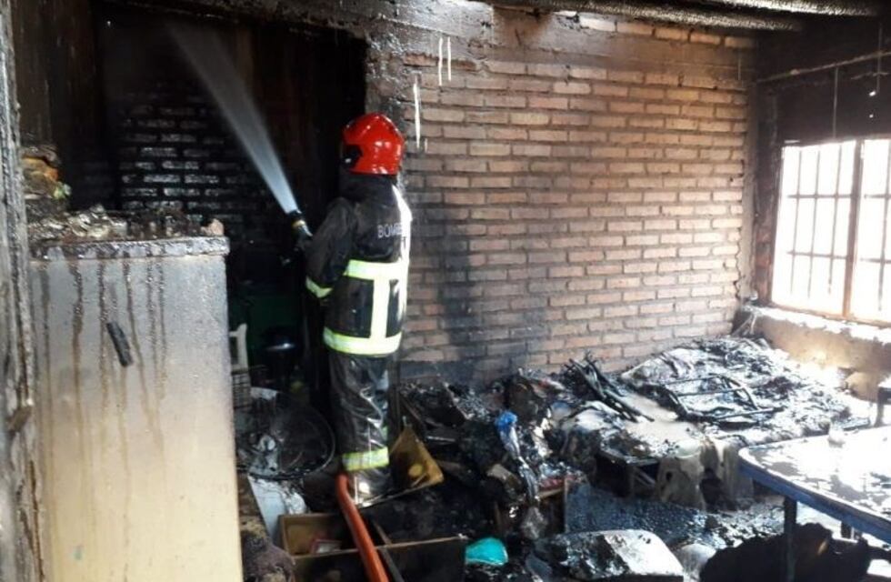 San Juan: jugando, una nena de dos años prendió fuego su casa