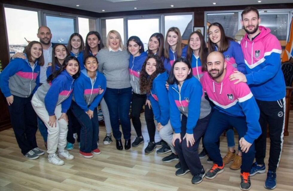 Luego de su participación en el torneo nacional de clubes Bertone recibió al equipo Sub16 de Hockey los Ñires
