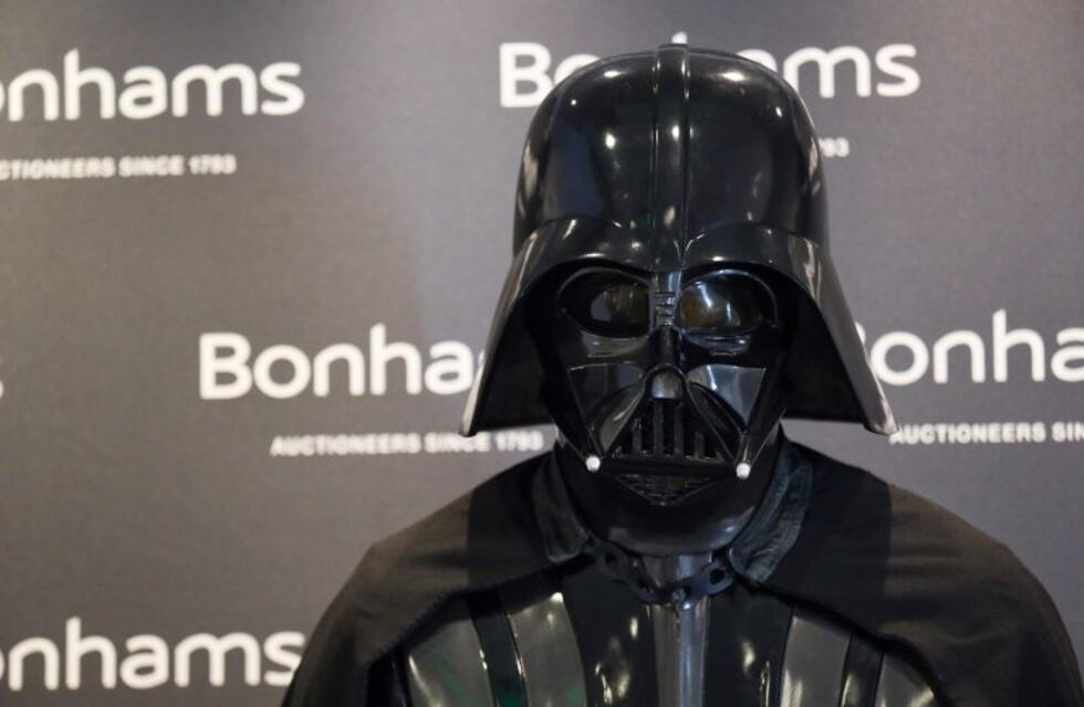 Subastan un traje de Darth Vader que costaría 2 millones de dólares