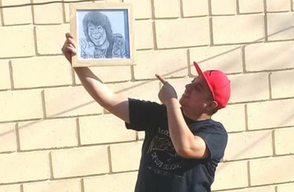 El cordobés que dibujó a La Mona Jiménez ganó el concurso internacional