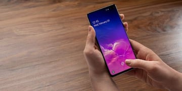 18/10/2019 Lector de huella dactilar en pantalla en un Samsung Galaxy S10+\u002E POLITICA INVESTIGACIÓN Y TECNOLOGÍA SAMSUNG