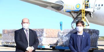 Axel Kicillof en la llegada del avión de Aerolíneas Argentinas (Foto: Aerolíneas Argentinas)