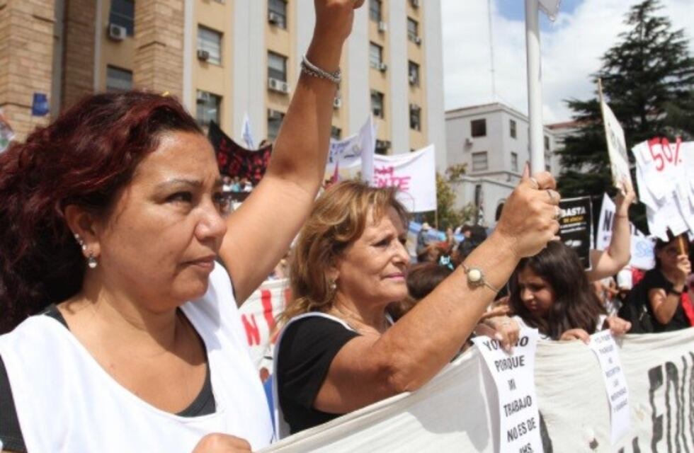 Quiénes cobrarían el bono de $7.000 propuesto por el Gobierno mendocino