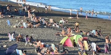 Solo dos playas están habilitadas para bañarse en Comodoro