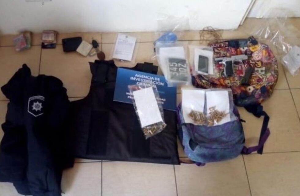 Detuvieron a otras cinco personas por el cortejo fúnebre tumbero y secuestraron ropa policial