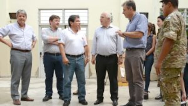 El mandatario y parte de su gabinete se reunieron con las autoridades de Rafaela luego de las tormentas.