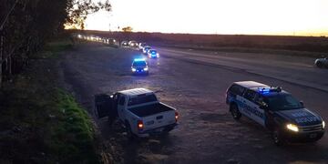 Bahia Blanca \nRatrillaje de la policia bonaerense por la desaparición de Facundo Astudillo