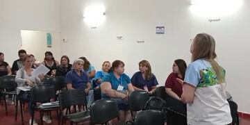 El equipo de salud local y provincial realizan operativos para recolectar muestras y analizar posibles fuentes del brote.