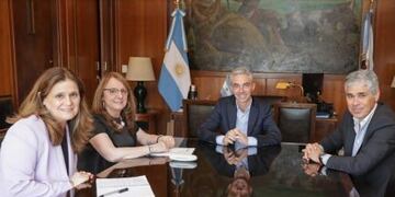 Santa Cruz busca mayores frecuencias y conexiones aerocomerciales