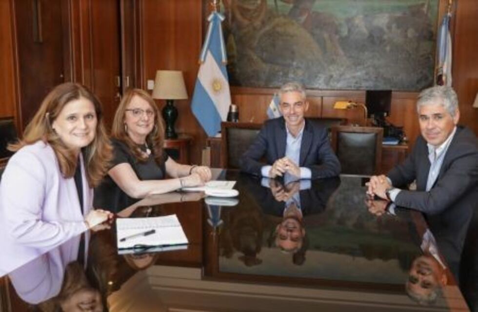 Santa Cruz busca mayores frecuencias y conexiones aerocomerciales