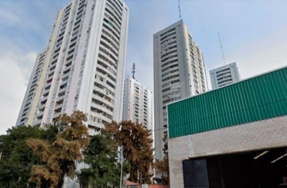 Avellaneda: un hombre fue encontrado asesinado a puñaladas y atado y apuntan contra su pareja, un uruguayo