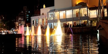 Muchos durmiendo en la calle (Twitter Víctor Zapata)\u002E