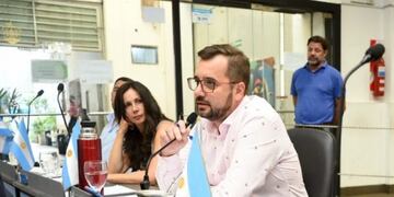 El concejal Nicolás Piloni, quien preside la Comisión de Salud, es autor del proyecto\u002E