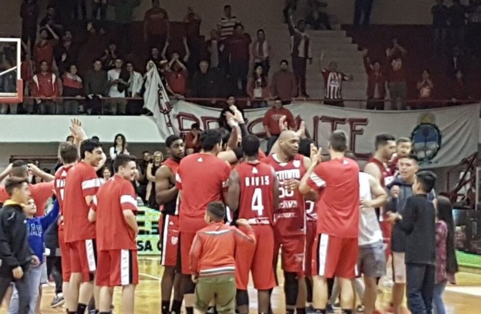 De racha, Instituto sigue en la cima del Súper 20