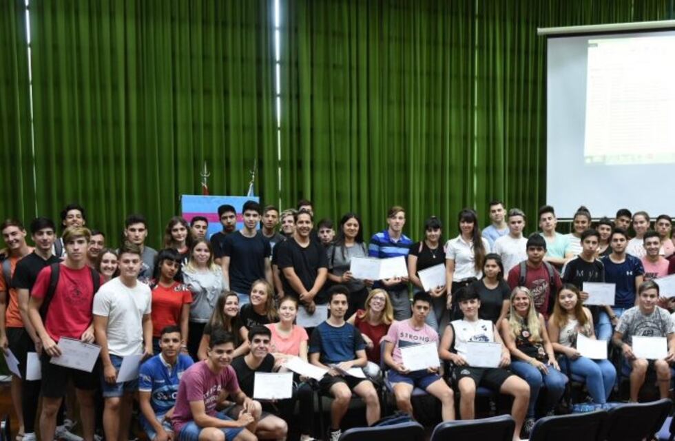 Medio centenar de jóvenes participaron de "Mi primera licencia"