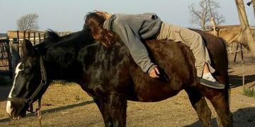Victoria Rovetto, la amansadora de caballos de General Cabrera que tiene 12 años\u002E
