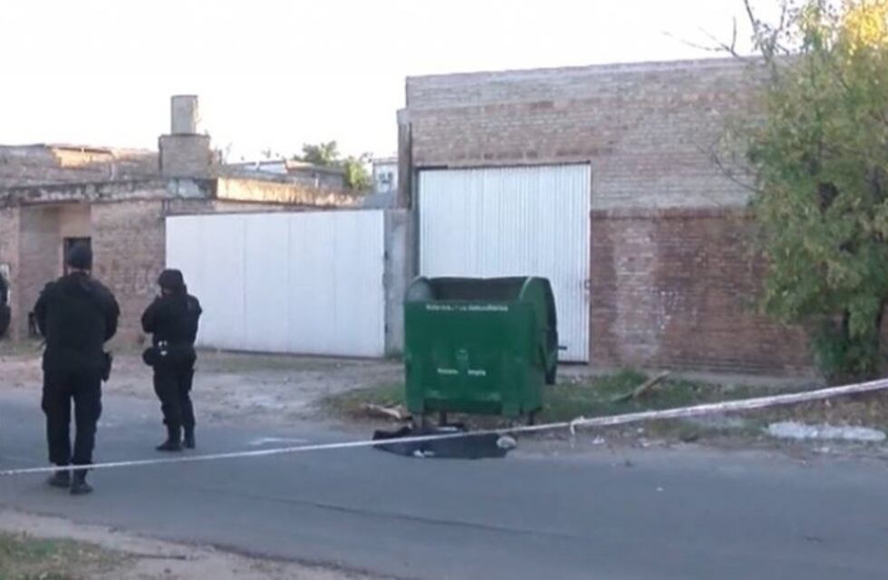 Hallaron un feto dentro de un contenedor en Crespo al 3000