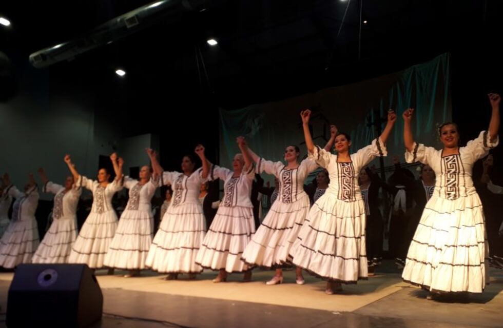 Ushuaia y Cosquín unidas en la tradicional vigilia esperando el 25