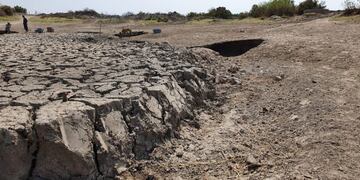 Represa seca en La Rinconada\u002E (Vía Ansenuza)
