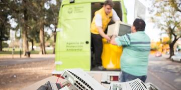 Lanzan una campaña para reciclar aparatos electrónicos en la Ciudad