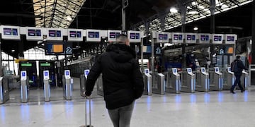 Francia vive el segundo día consecutivo de la masiva huelga ferroviaria\u002E