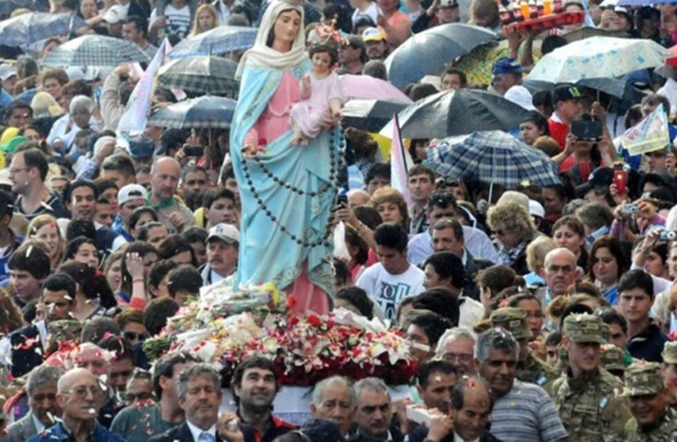 A pesar de la lluvia, miles de fieles se preparan para peregrinar hacia San Nicolás