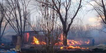 Incendio en Tunuyán Mendoza por el zonda\u002E
