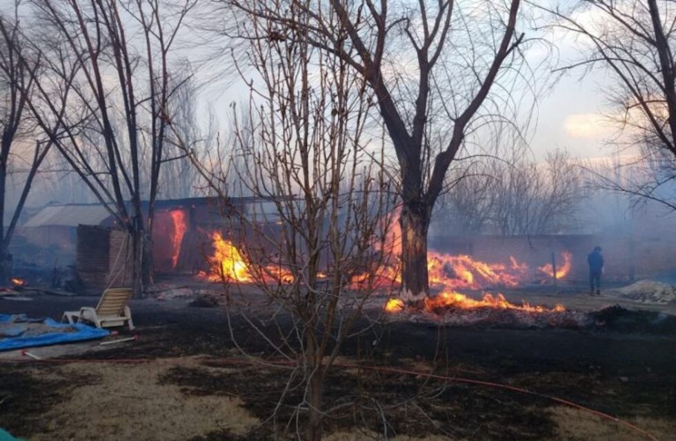Recomiendan evitar la Ruta 7 y cortaron el tránsito en la Ruta 40