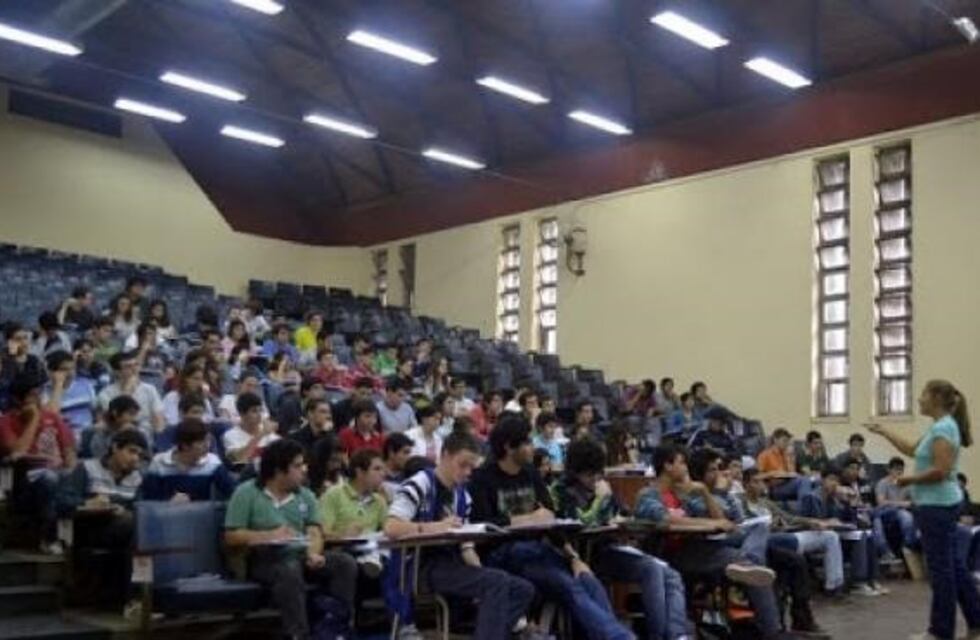 UNT: la mayoría de las facultades prorrogaron las regularidades por un año