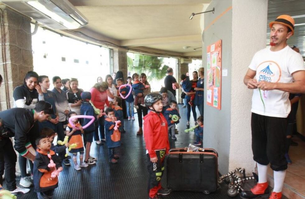 Quedó inaugurada la exposición colectiva de los centros infantiles en Carlos Paz