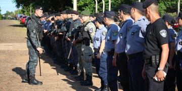 Policías de Misiones preparados para el despliegue en un operativo de Alto Impacto dentro de la provincia\u002E (Policía de Misiones) Imagen ilustrativa