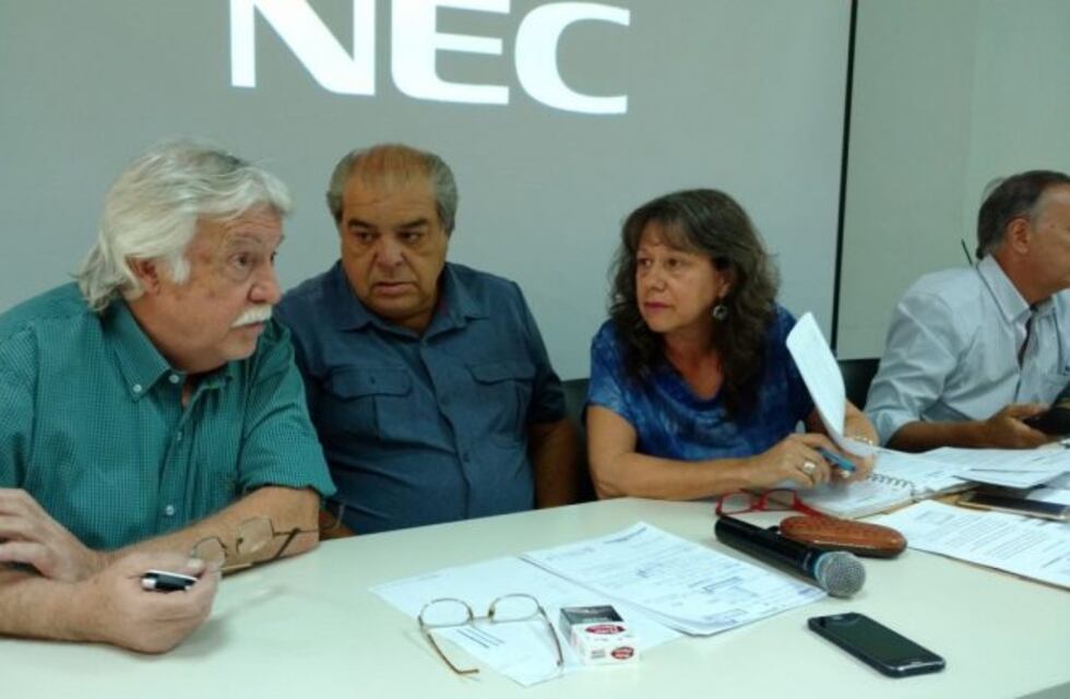 Enojo en el Suoem con los anuncios de recortes y retiros voluntarios