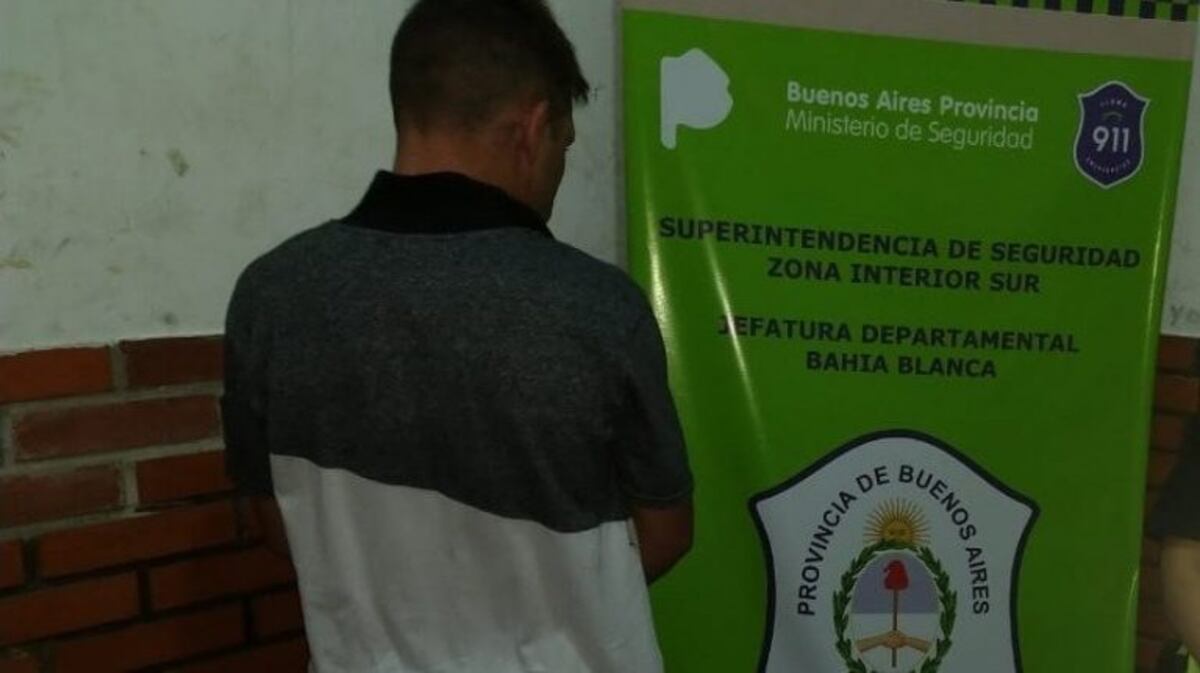 Un prófugo fue detenido en un allanamiento por una moto robada