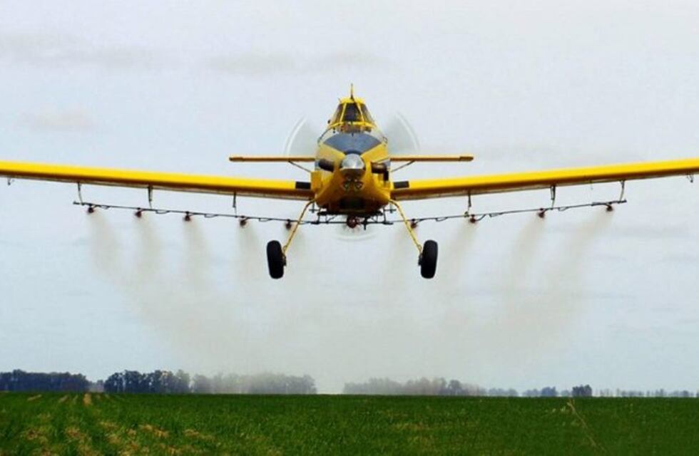 Agroquímicos: ruralistas quieren fumigar a 100 metros de los pueblos
