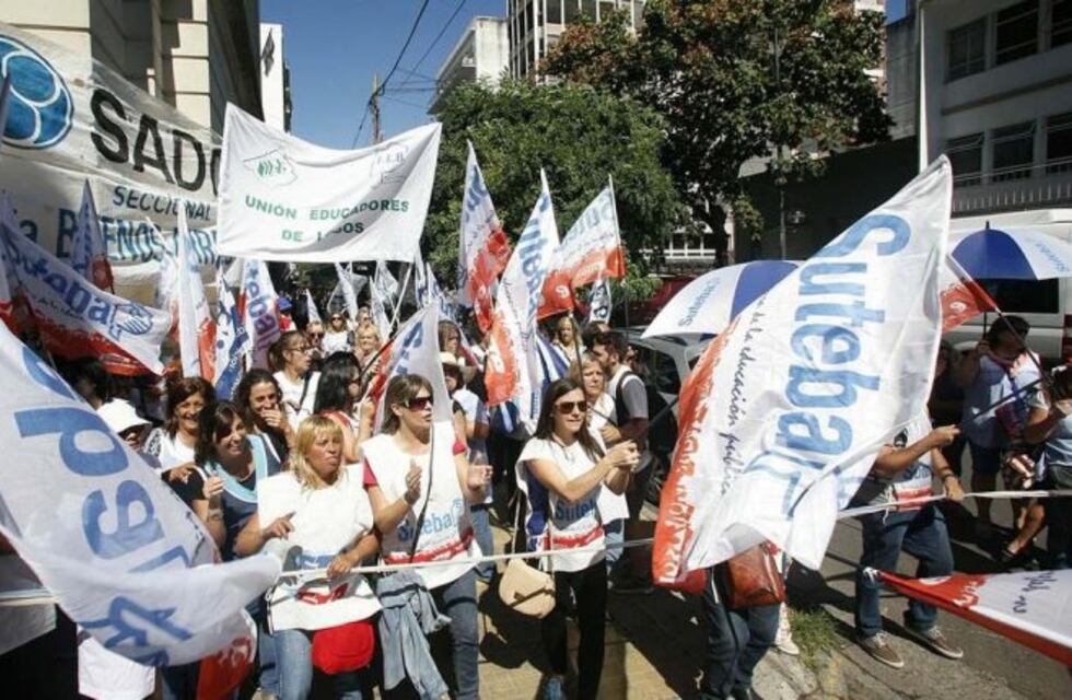 Trabajadores judiciales protestan en Tribunales en la segunda jornada del paro de 36 horas