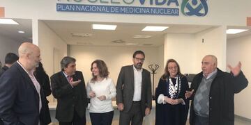 inauguración centro médico nuclear