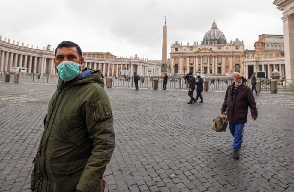 Detectaron un primer caso de coronavirus en el Vaticano