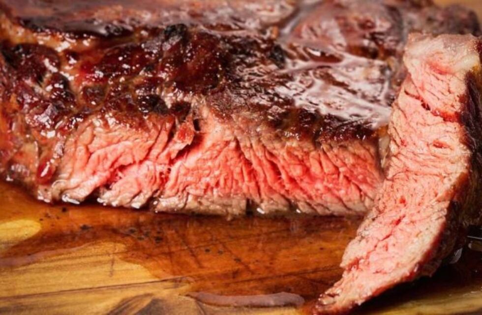 La curiosidad del día: el jugo rojo de la carne no es sangre