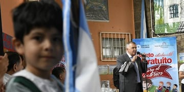San Javier: Jaldo hizo la primera entrega del Boleto Estudiantil Gratuito\u002E (Gobierno de Tucumán)