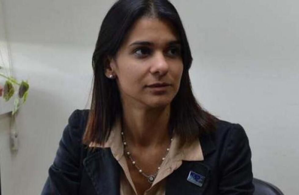 Piden detener a un joven de 18 años por morder a su ex novia y arrastrarla de los pelos por todo el boliche