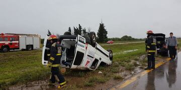 Vuelco de un utilitario en la ruta que lleva a Gigena, al sur de la provincia de Córdoba\u002E