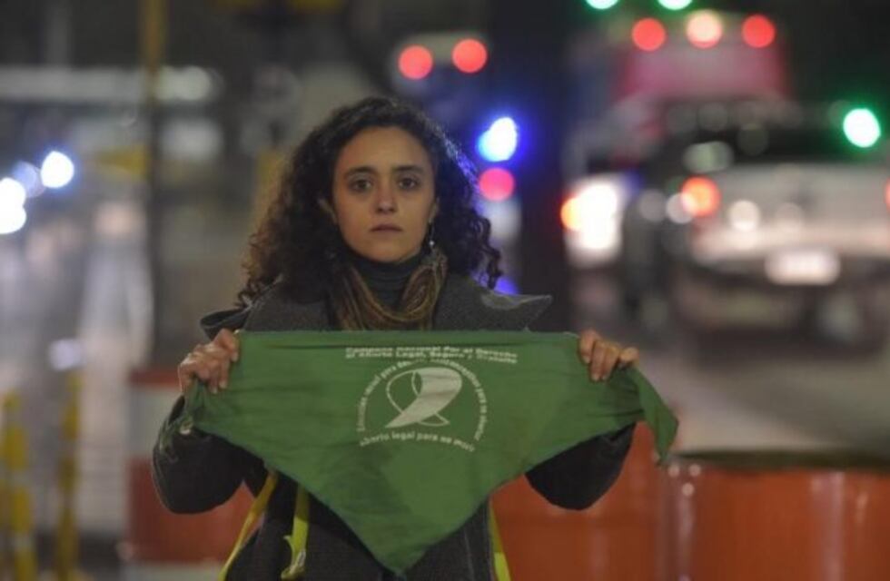 Echan a docente de colegio católico y ella dice que es por ser pro aborto