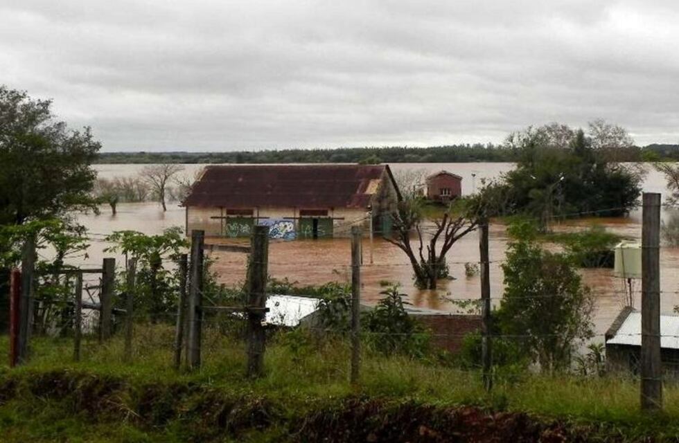 Son 52 las familias evacuadas en Puerto Bermejo viejo