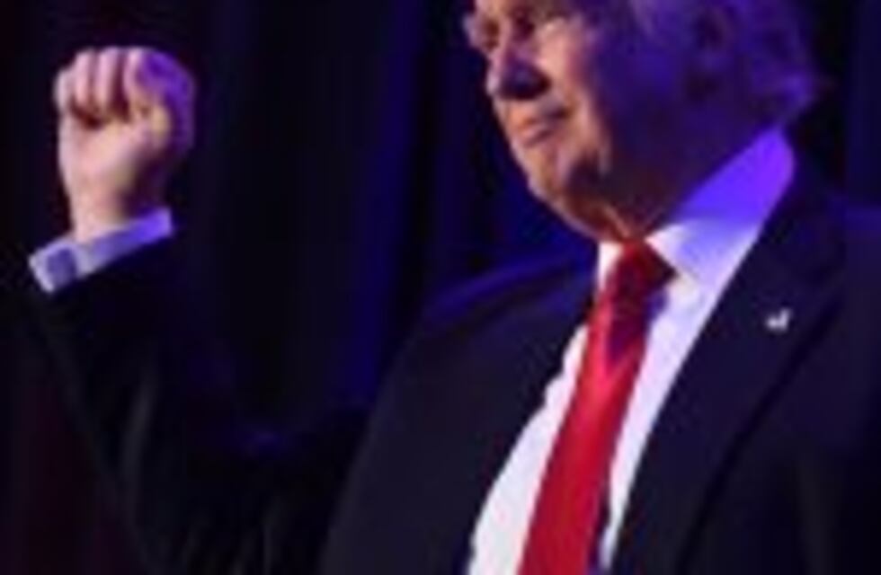 Trump quiere quitarle la ciudadanía a las personas que quemen la bandera estadounidense