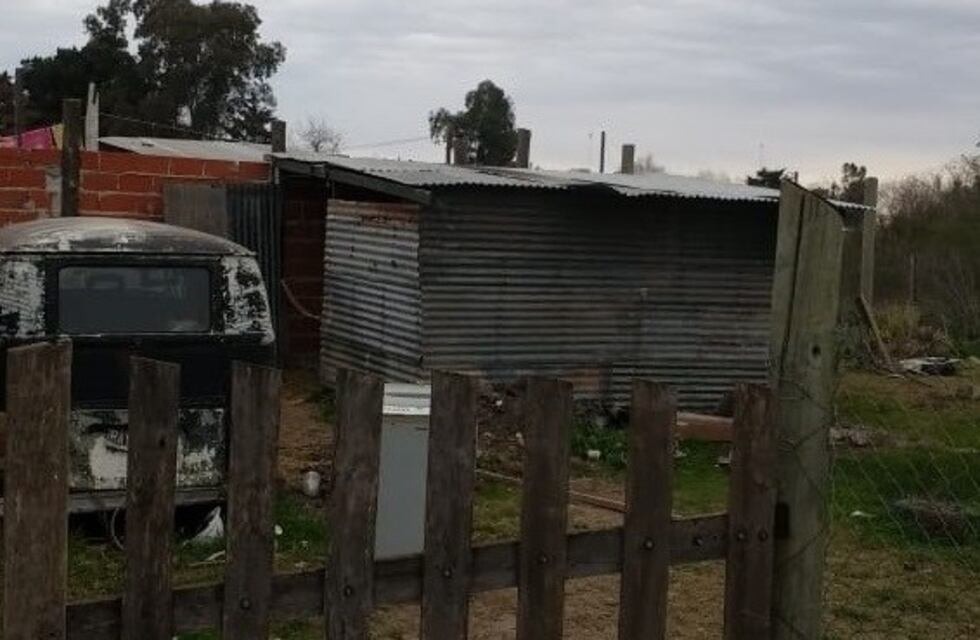 Ingeniero Allan: encontraron a un bebé recién nacido abandonado en el techo de un establo